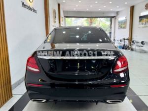 Xe Mercedes Benz E class E300 AMG 2019