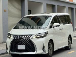 Xe Lexus LM 350 2021