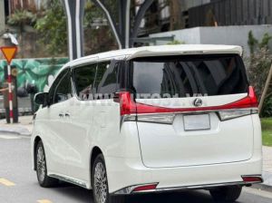 Xe Lexus LM 350 2021