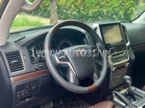 Xe Toyota Land Cruiser VX.R 5.7 V8 2016