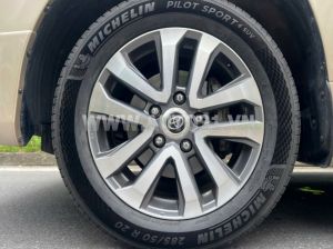 Xe Toyota Land Cruiser VX.R 5.7 V8 2016