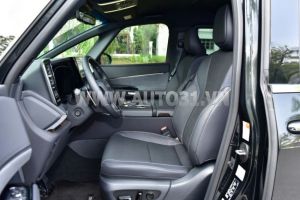 Xe Lexus LM 500h 2025
