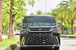 Xe Lexus LM 500h 2025