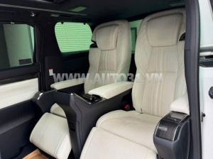 Xe Lexus LM 350 2021