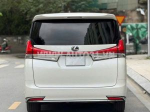 Xe Lexus LM 350 2021