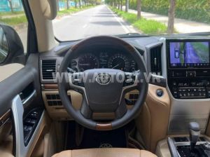 Xe Toyota Land Cruiser VX 4.6 V8 2016