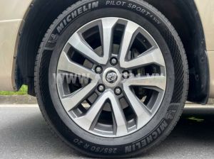 Xe Toyota Land Cruiser VX.R 5.7 V8 2016